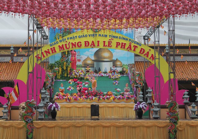 Bình Dương: Trước giờ chào mừng Đại Lễ Phật Đản 2560