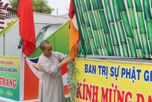Bình Dương: Trước giờ chào mừng Đại Lễ Phật Đản 2560