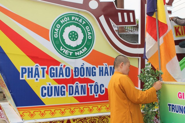 Bình Dương: Trước giờ chào mừng Đại Lễ Phật Đản 2560