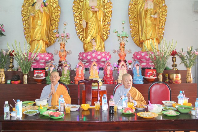 Bình Dương: 701 hành giả an cư bố tát hạ tuần tháng 04 - PL: 2560