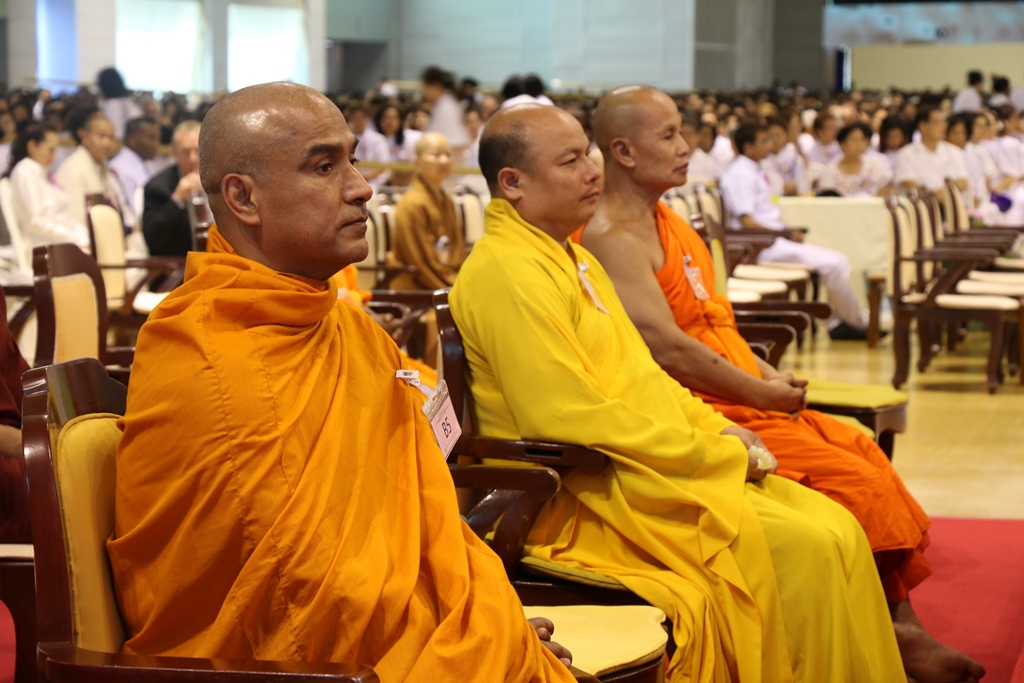 Lễ rót vàng đúc tượng Phật và chúc thọ viện trưởng tu viện Dhammakaya