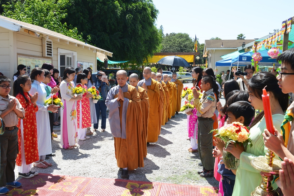 Hoa Kỳ: Đại Lễ Phật Đản PL. 2560 tại Tu Viện Huyền Không ở San Jose