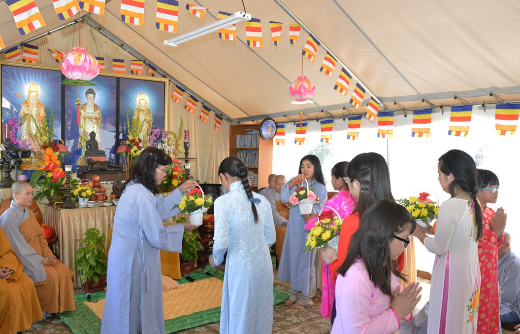 Hoa Kỳ: Đại Lễ Phật Đản PL. 2560 tại Tu Viện Huyền Không ở San Jose