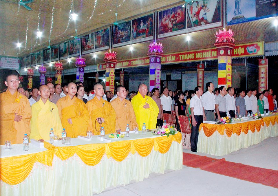 Sầm Sơn: Ban Trị sự GHPGVN Thị xã Sầm Sơn tổ chức Đại Lễ Phật Đản PL.2560 - DL.2016