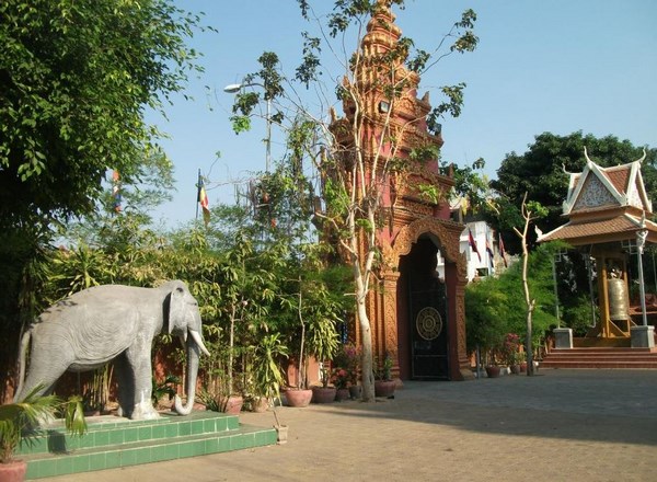 Campuchia: Ngôi Cổ tự Wat Ounalom, quần thể kiến trúc độc đáo