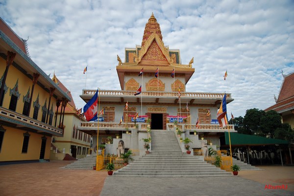 Campuchia: Ngôi Cổ tự Wat Ounalom, quần thể kiến trúc độc đáo