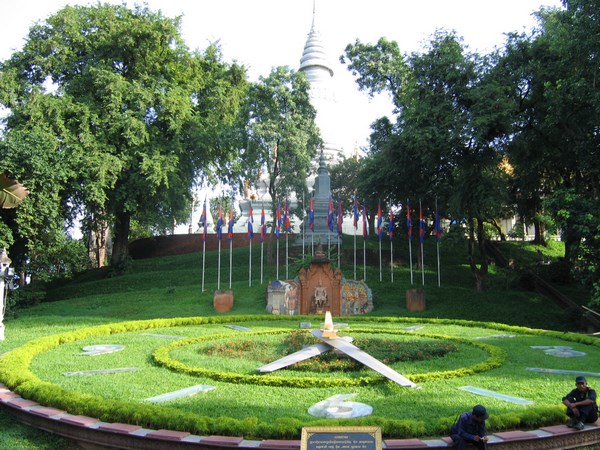 Campuchia: Ngôi Cổ tự Wat Ounalom, quần thể kiến trúc độc đáo