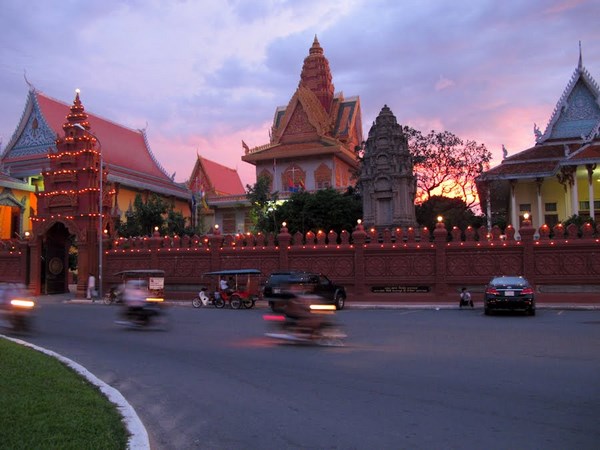 Campuchia: Ngôi Cổ tự Wat Ounalom, quần thể kiến trúc độc đáo