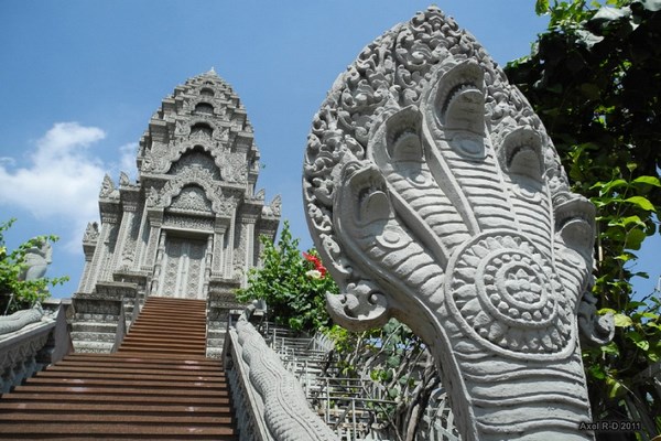 Campuchia: Ngôi Cổ tự Wat Ounalom, quần thể kiến trúc độc đáo