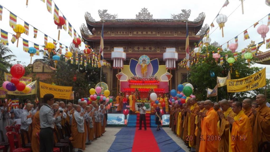 Thị xã Ninh Hòa trang nghiêm tổ chức Đại lễ Phật đản PL.2560