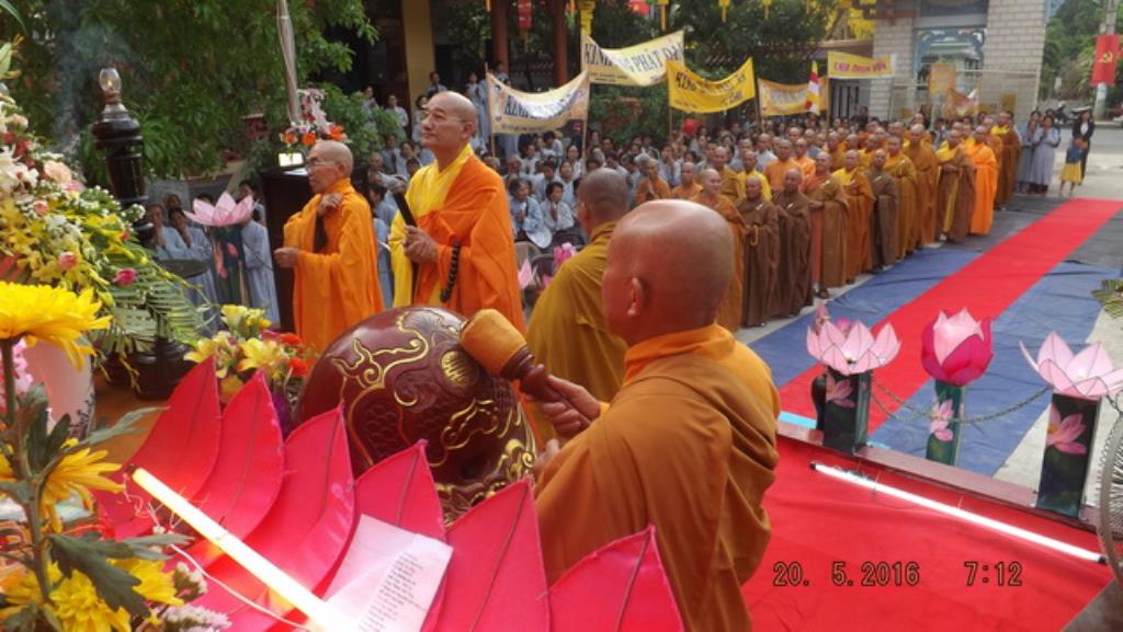 Thị xã Ninh Hòa trang nghiêm tổ chức Đại lễ Phật đản PL.2560