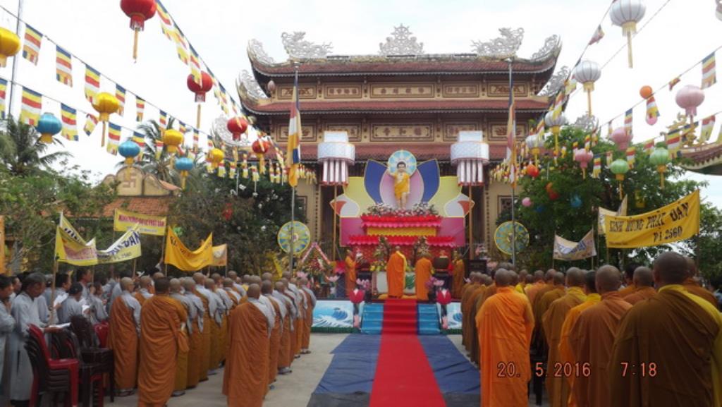 Thị xã Ninh Hòa trang nghiêm tổ chức Đại lễ Phật đản PL.2560