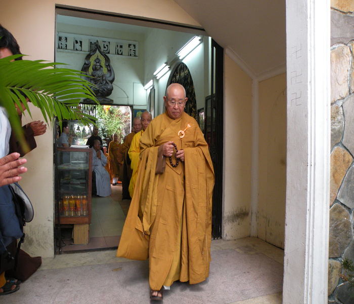 53 năm một làn sương khói
