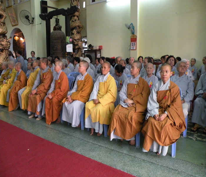 53 năm một làn sương khói