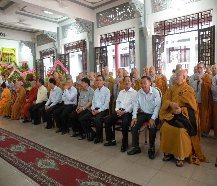 53 năm một làn sương khói