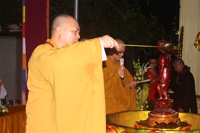 Chùm ảnh: Trang nghiêm tắm Phật tại chùa Thanh Hà