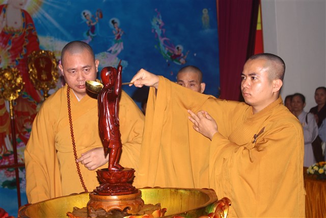 Chùm ảnh: Trang nghiêm tắm Phật tại chùa Thanh Hà