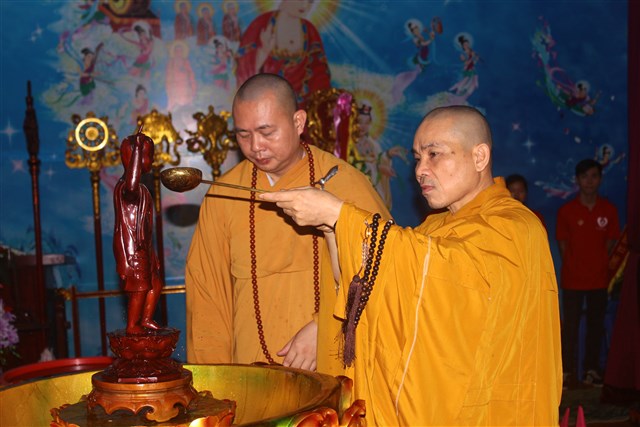 Chùm ảnh: Trang nghiêm tắm Phật tại chùa Thanh Hà