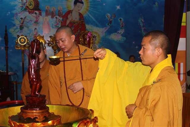 Chùm ảnh: Trang nghiêm tắm Phật tại chùa Thanh Hà