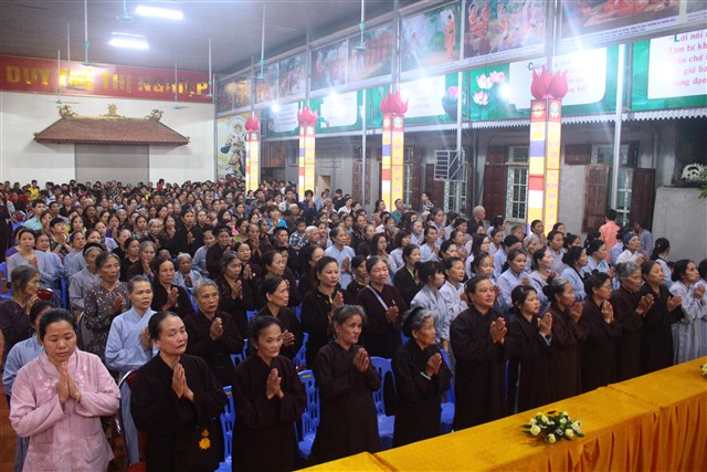Chùm ảnh: Trang nghiêm tắm Phật tại chùa Thanh Hà
