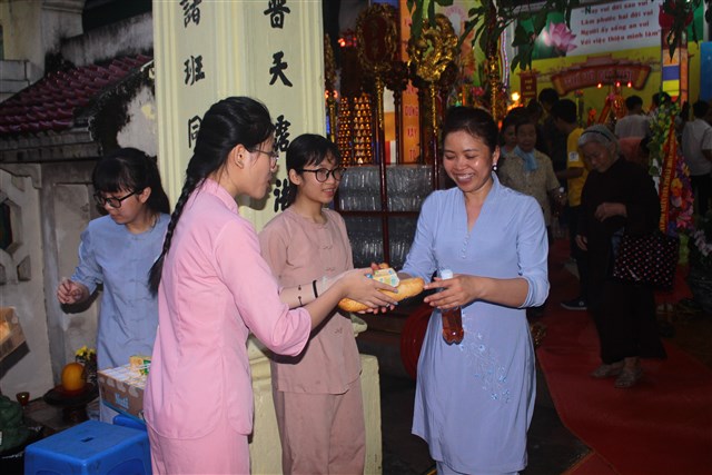 Chùm ảnh: Trang nghiêm tắm Phật tại chùa Thanh Hà