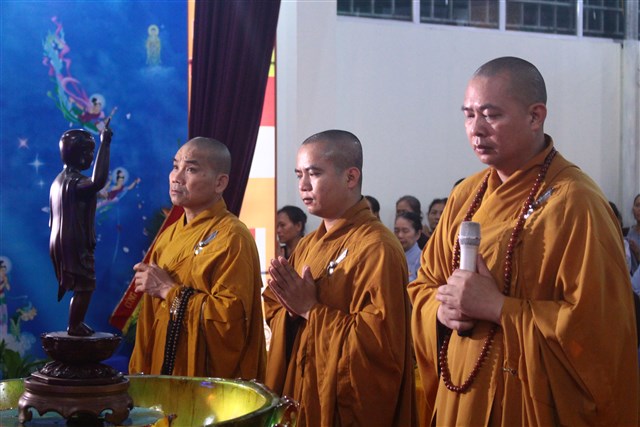 Chùm ảnh: Trang nghiêm tắm Phật tại chùa Thanh Hà