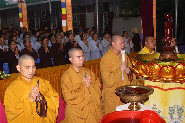 Chùm ảnh: Trang nghiêm tắm Phật tại chùa Thanh Hà