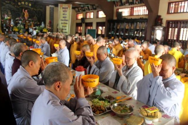 An Cư: Mùa nạp năng lượng nhiều phước đức