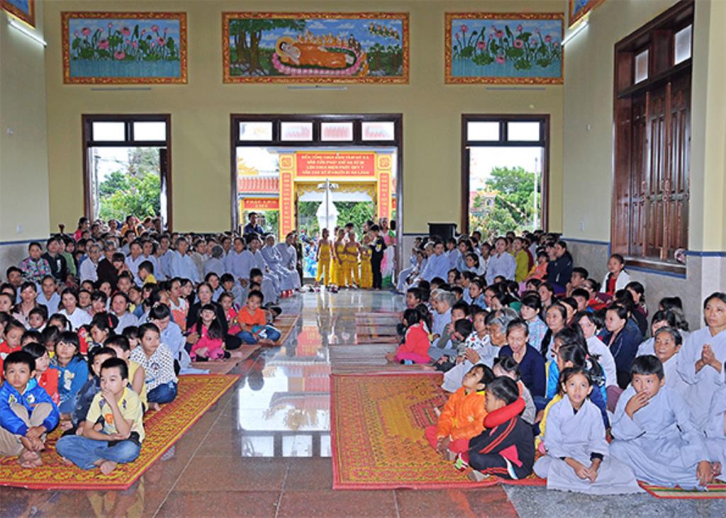 Chùa Linh Hội:  Lễ Vu Lan - Bông Hồng Cài Áo