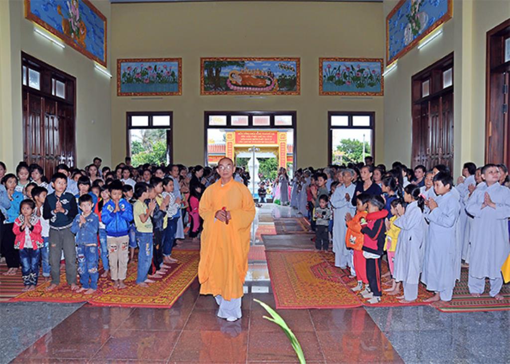 Chùa Linh Hội:  Lễ Vu Lan - Bông Hồng Cài Áo