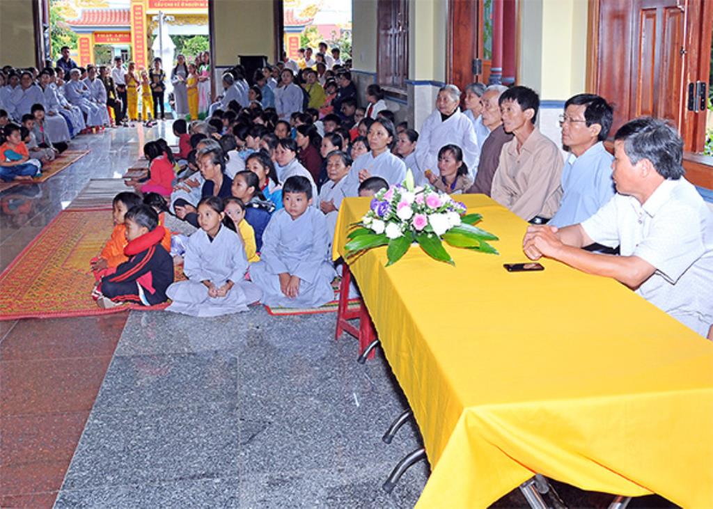 Chùa Linh Hội:  Lễ Vu Lan - Bông Hồng Cài Áo