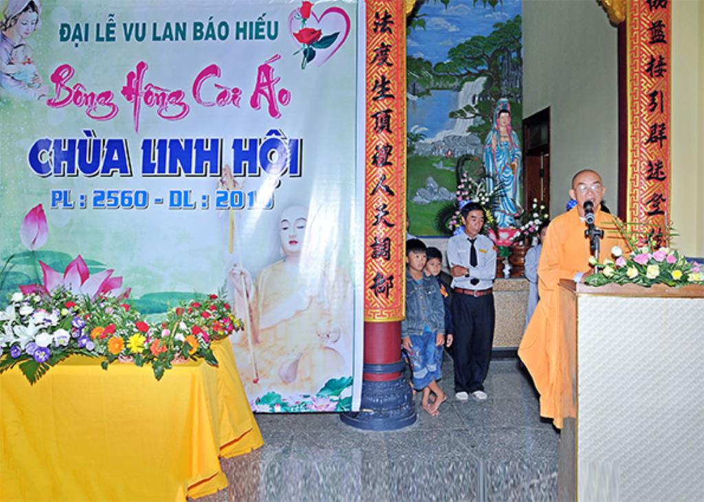 Chùa Linh Hội:  Lễ Vu Lan - Bông Hồng Cài Áo