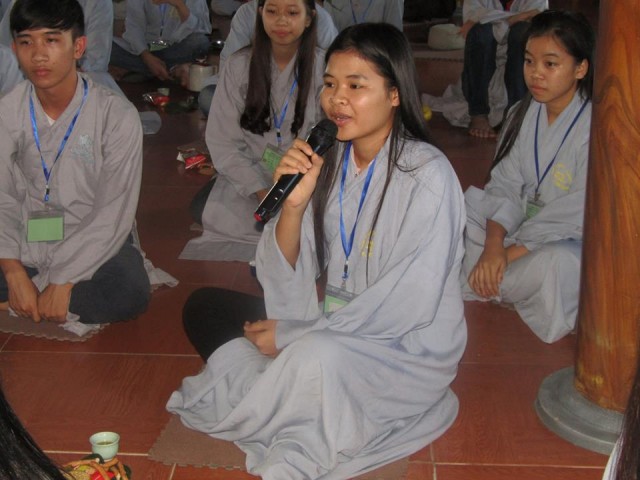 Thái Bình: Gần 100 bạn trẻ về chùa Từ Xuyên tu một ngày