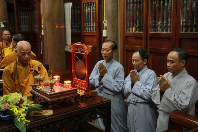 Thái Bình: Đêm hội bông hồng cài áo tại chùa Từ Xuyên