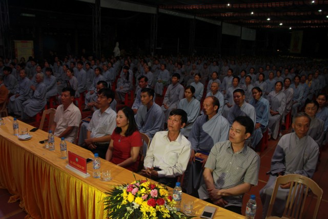 Thái Bình: Đêm hội bông hồng cài áo tại chùa Từ Xuyên