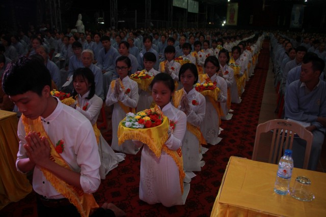 Thái Bình: Đêm hội bông hồng cài áo tại chùa Từ Xuyên