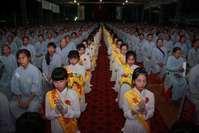 Thái Bình: Đêm hội bông hồng cài áo tại chùa Từ Xuyên