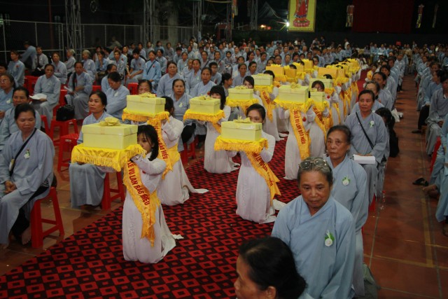 Thái Bình: Đêm hội bông hồng cài áo tại chùa Từ Xuyên