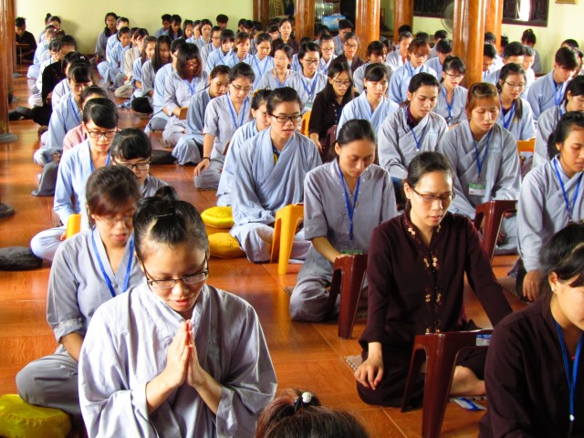 Thái Bình: Gần 200 bạn trẻ về chùa Từ Xuyên dự khóa tu