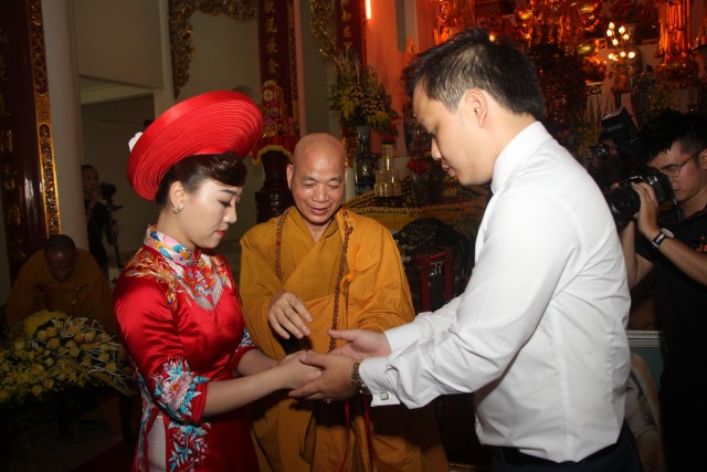 Thái Bình: Hai đôi bạn trẻ làm lễ hằng thuận