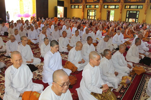 Đồng Nai:  Lễ dâng y tắm mưa và nhập hạ an cư Phật giáo Nam tông