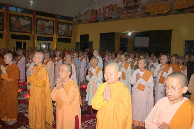 Đồng Nai:  Lễ dâng y tắm mưa và nhập hạ an cư Phật giáo Nam tông