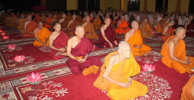 Đồng Nai:  Lễ dâng y tắm mưa và nhập hạ an cư Phật giáo Nam tông