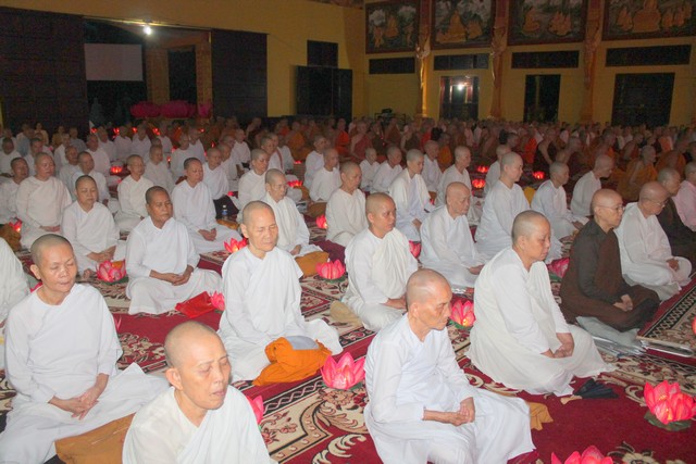 Đồng Nai:  Lễ dâng y tắm mưa và nhập hạ an cư Phật giáo Nam tông