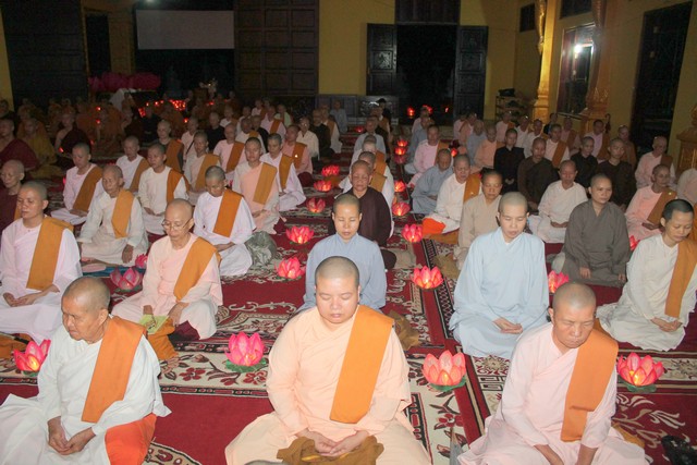 Đồng Nai:  Lễ dâng y tắm mưa và nhập hạ an cư Phật giáo Nam tông