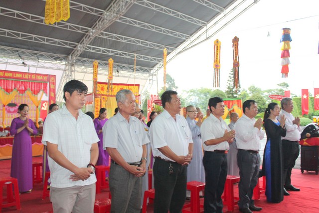 Bình Dương: Lễ thắp nến tri ân các anh hùng liệt sỹ