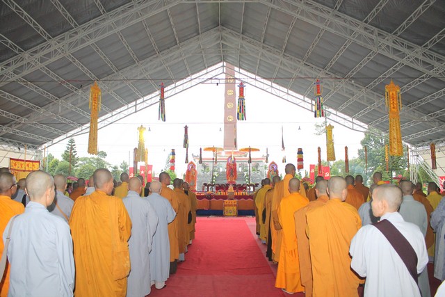 Bình Dương: Lễ thắp nến tri ân các anh hùng liệt sỹ