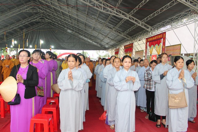 Bình Dương: Lễ thắp nến tri ân các anh hùng liệt sỹ