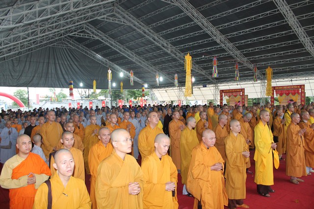 Bình Dương: Lễ thắp nến tri ân các anh hùng liệt sỹ