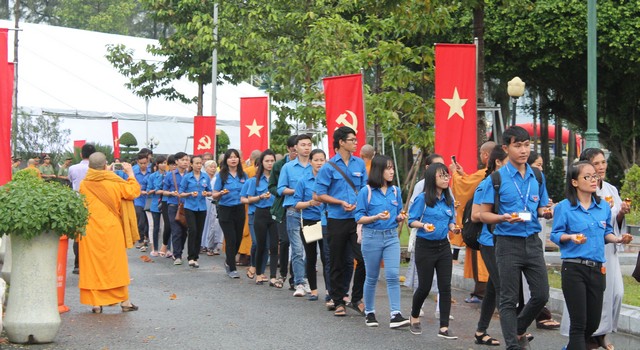 Bình Dương: Lễ thắp nến tri ân các anh hùng liệt sỹ